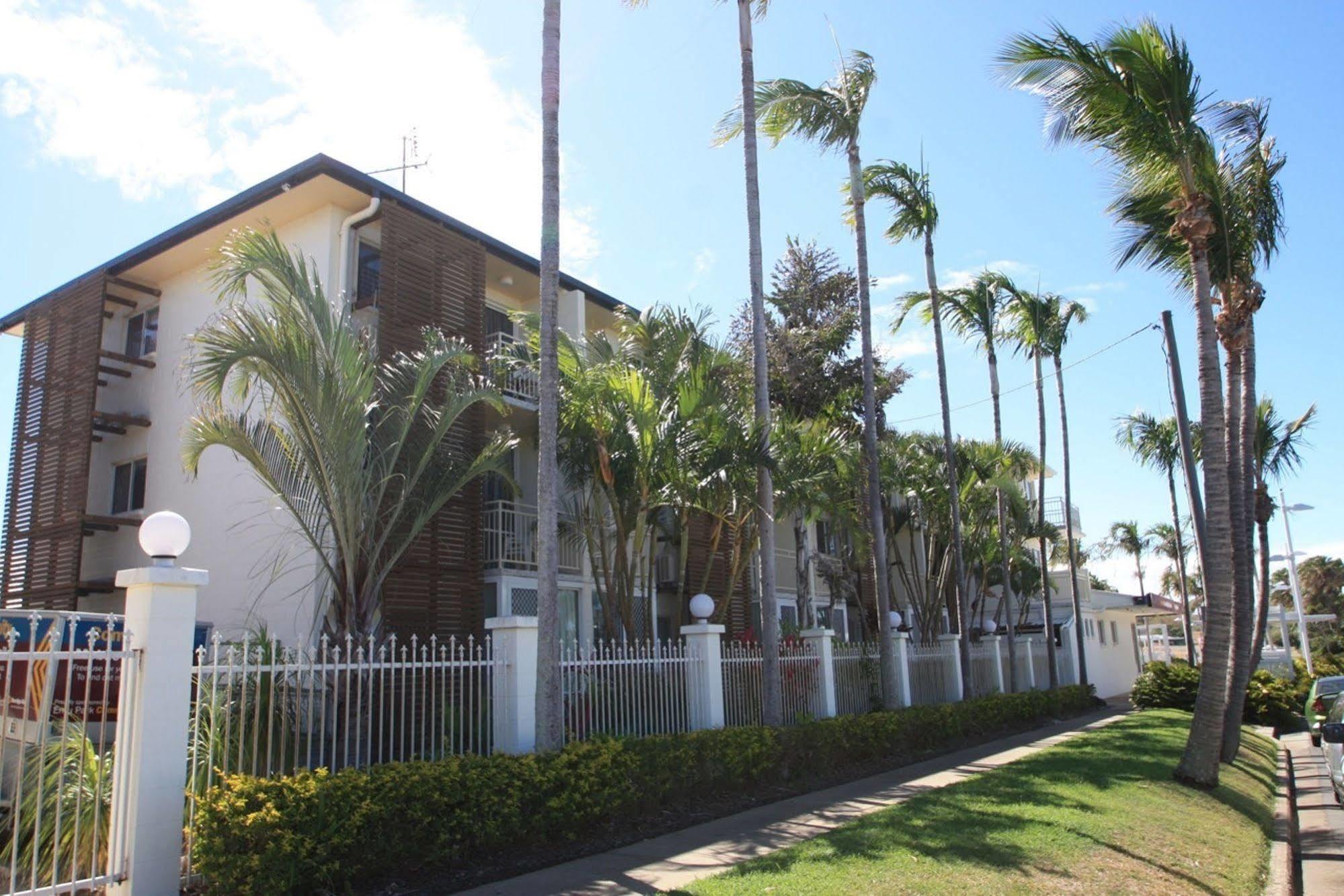 Endeavour Inn Emu Park ภายนอก รูปภาพ