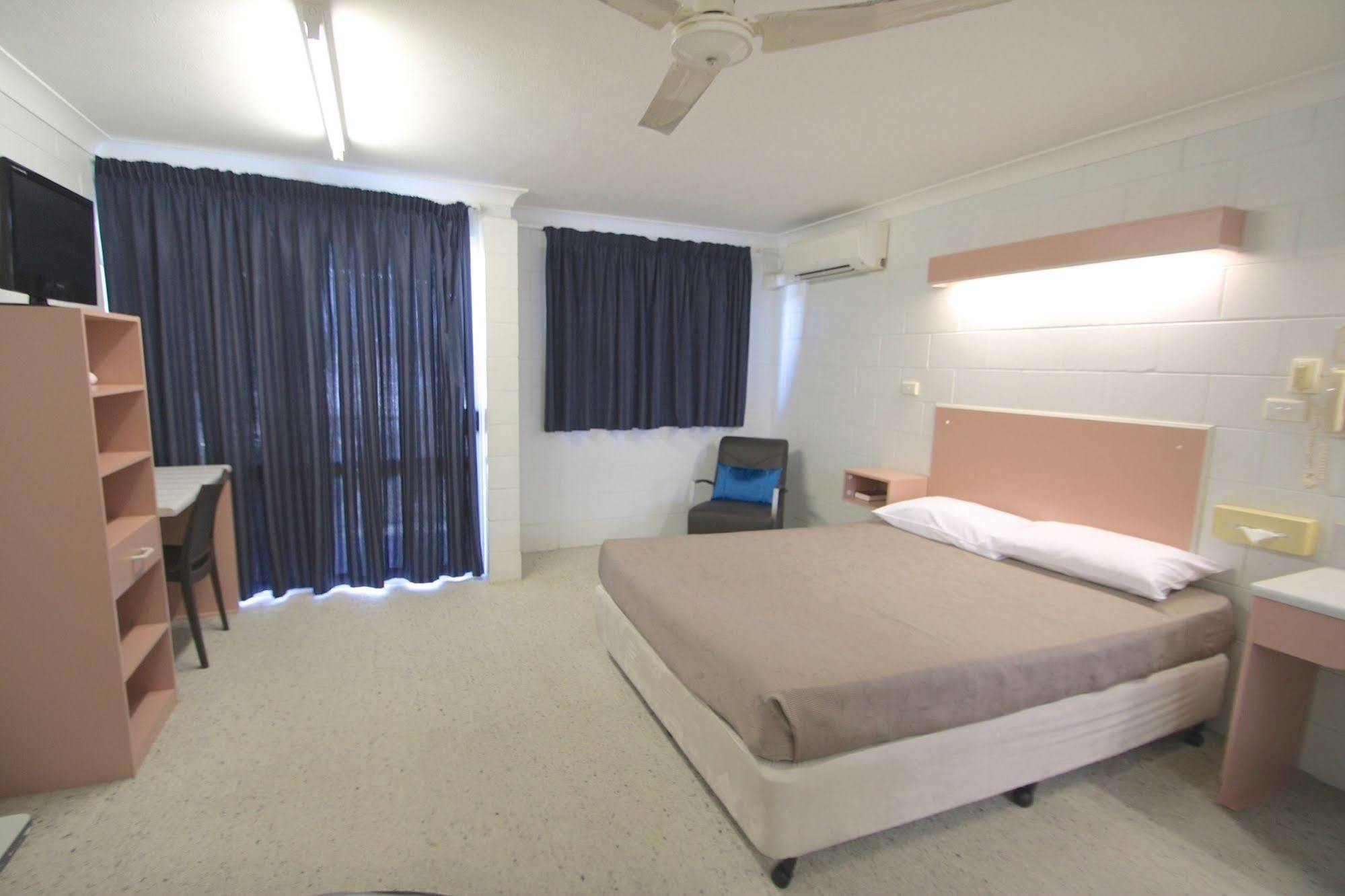 Endeavour Inn Emu Park ภายนอก รูปภาพ
