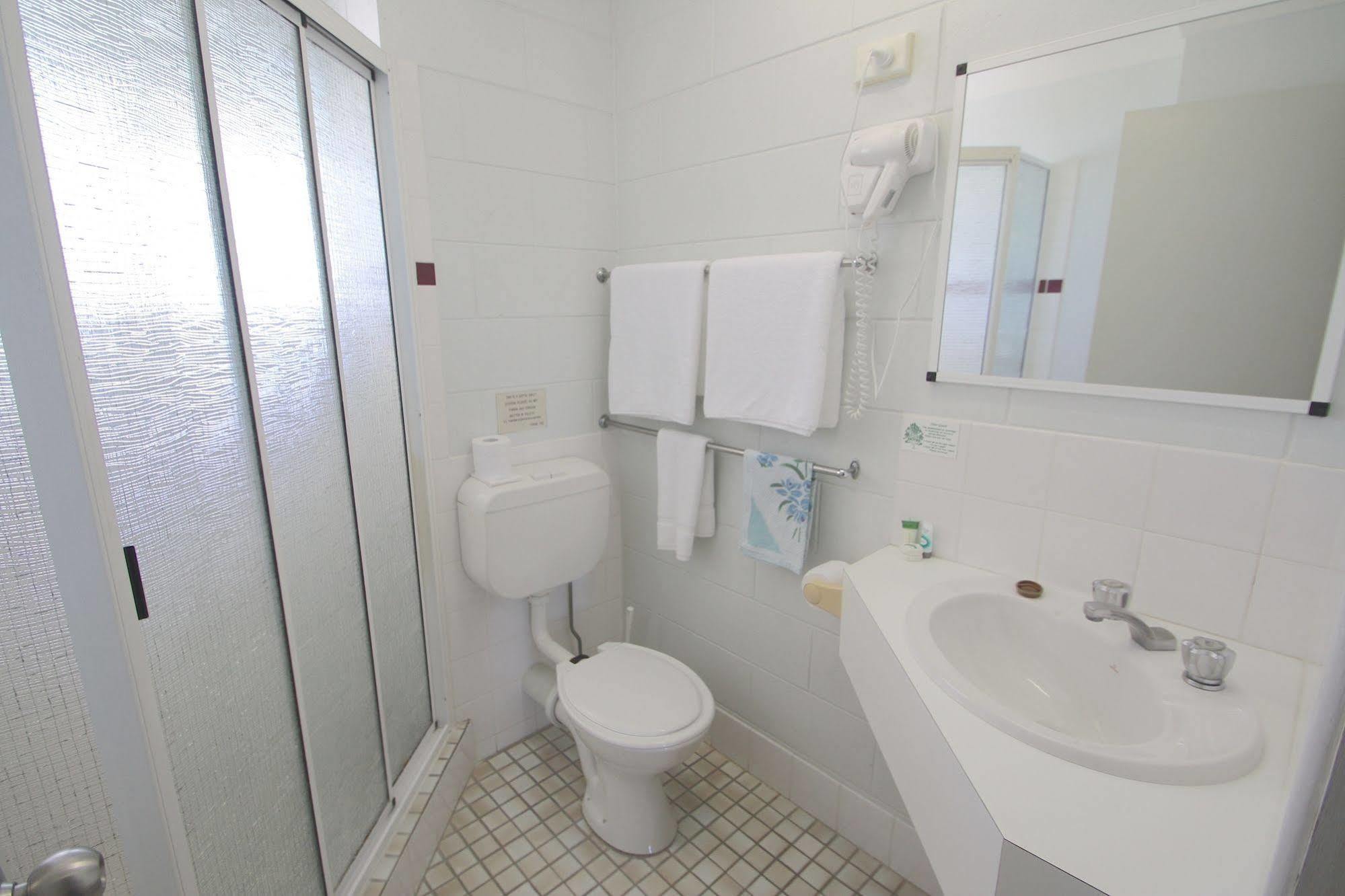 Endeavour Inn Emu Park ภายนอก รูปภาพ